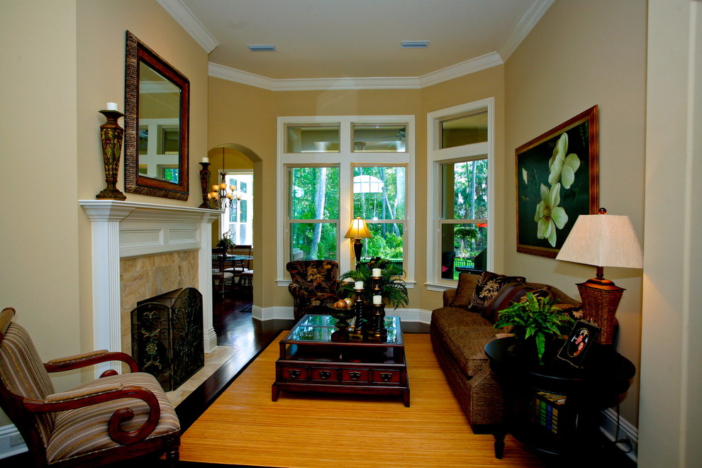 This is an example of a traditional living room in Jacksonville.