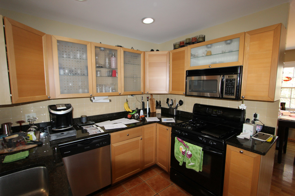 Bright Kitchen - Project 4356