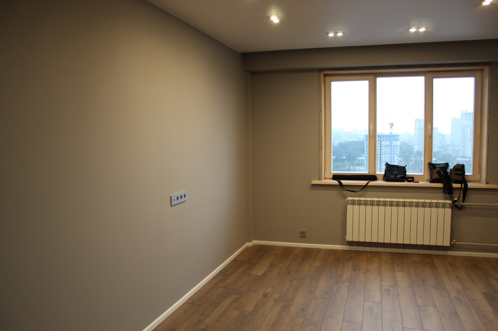 Четырехкомнатная в центре под ключ по дизайн-проекту