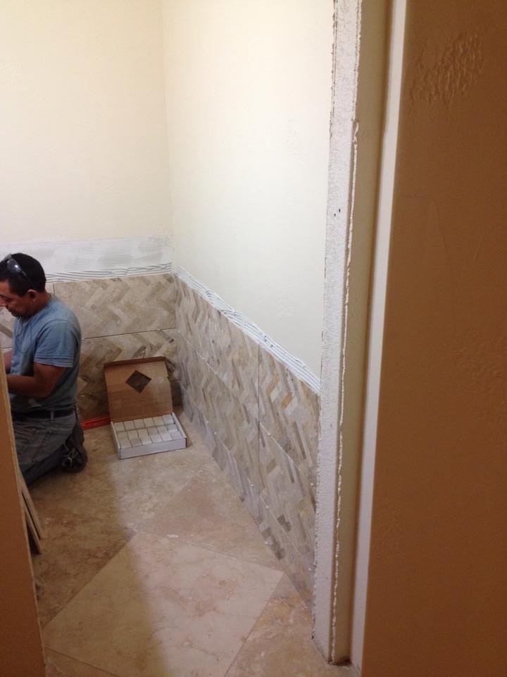 Inspiration for a rustic bathroom remodel in Austin