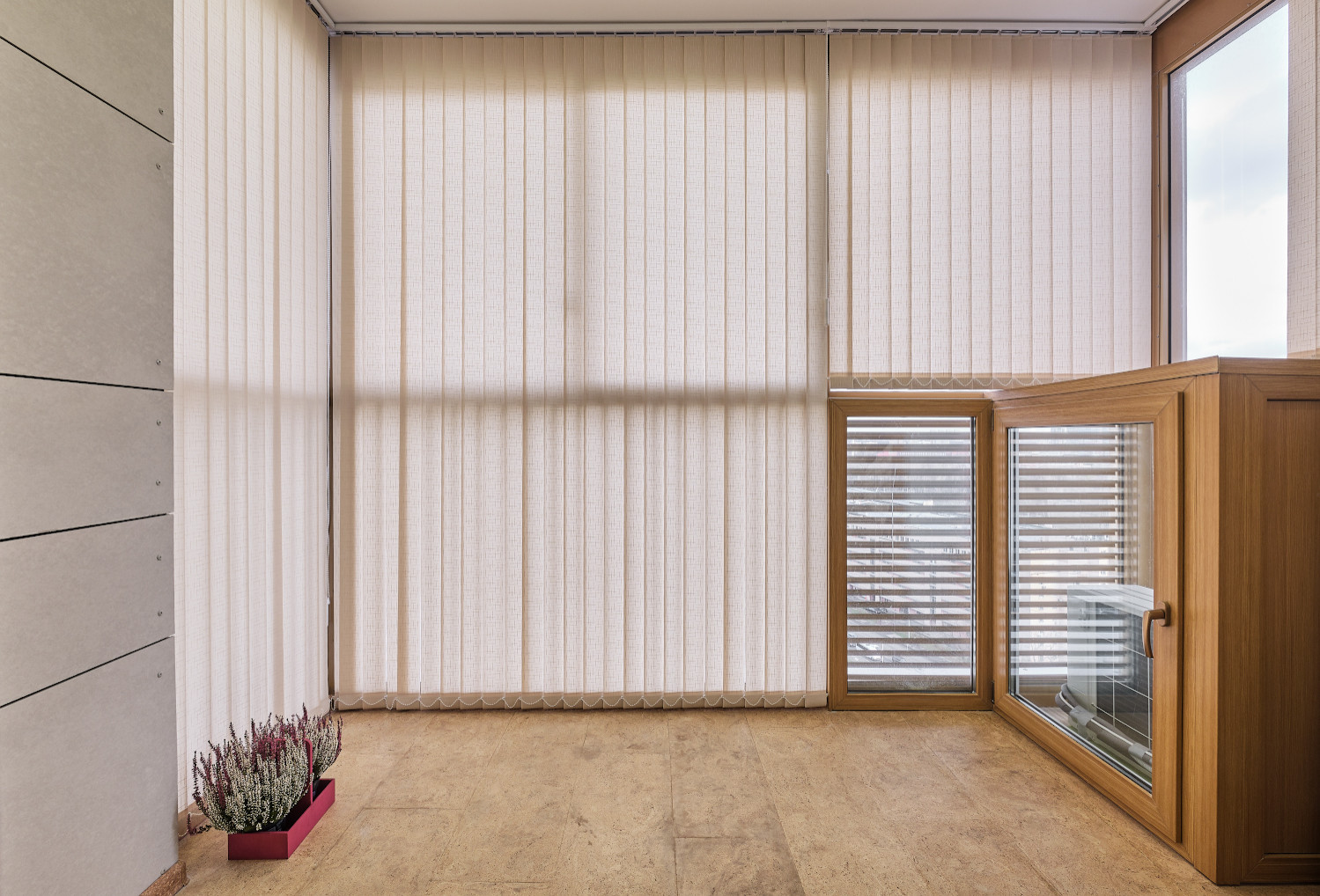 Квартира-студия с трансформируемой мебелью.