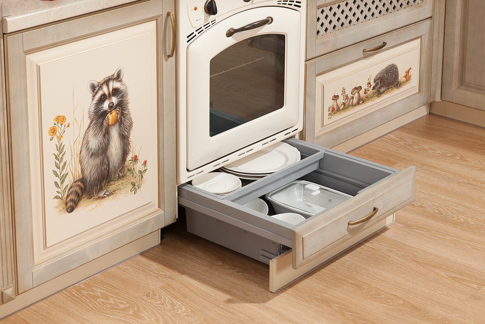 Кухонный гарнитур "Шато" с росписью "Заповедник"