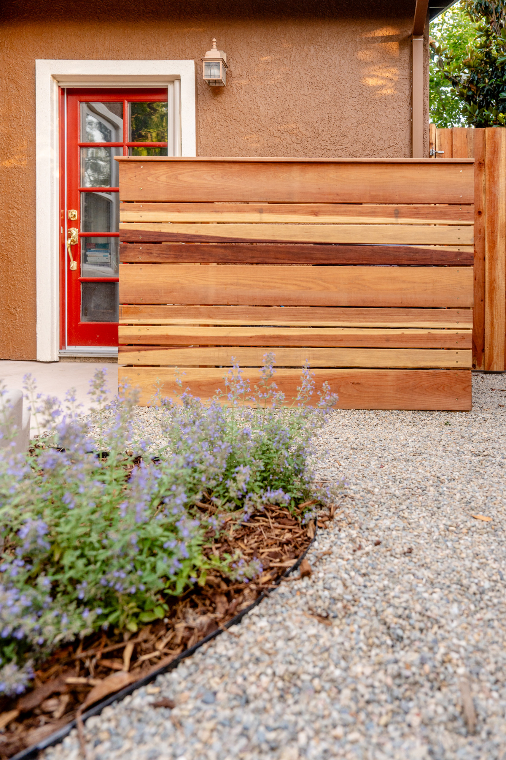 Modern Horizontal Screening Board Fence