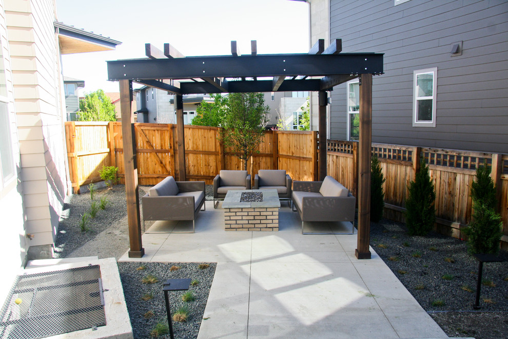 Patio - transitional patio idea in Denver