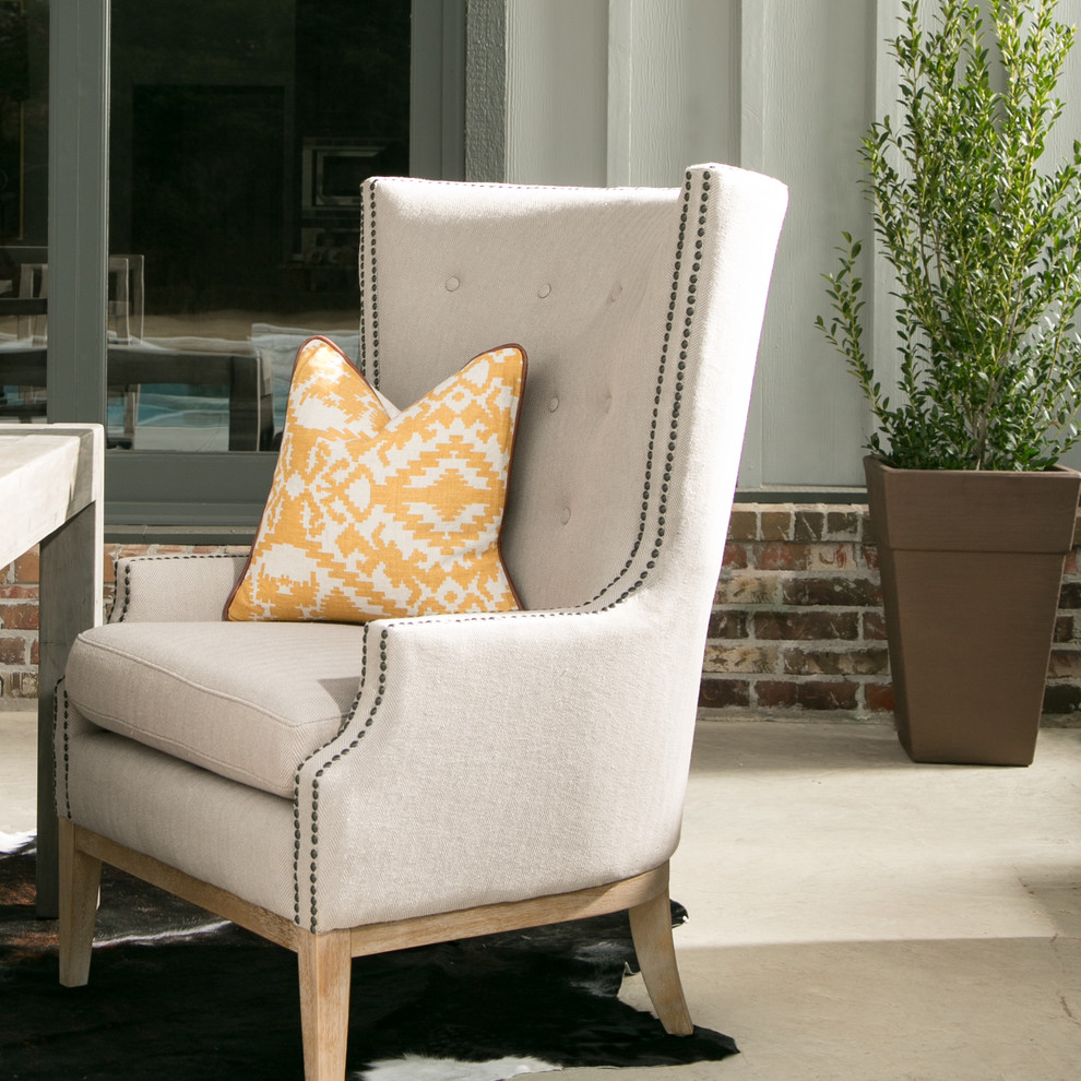 Example of a mid-sized eclectic home design design