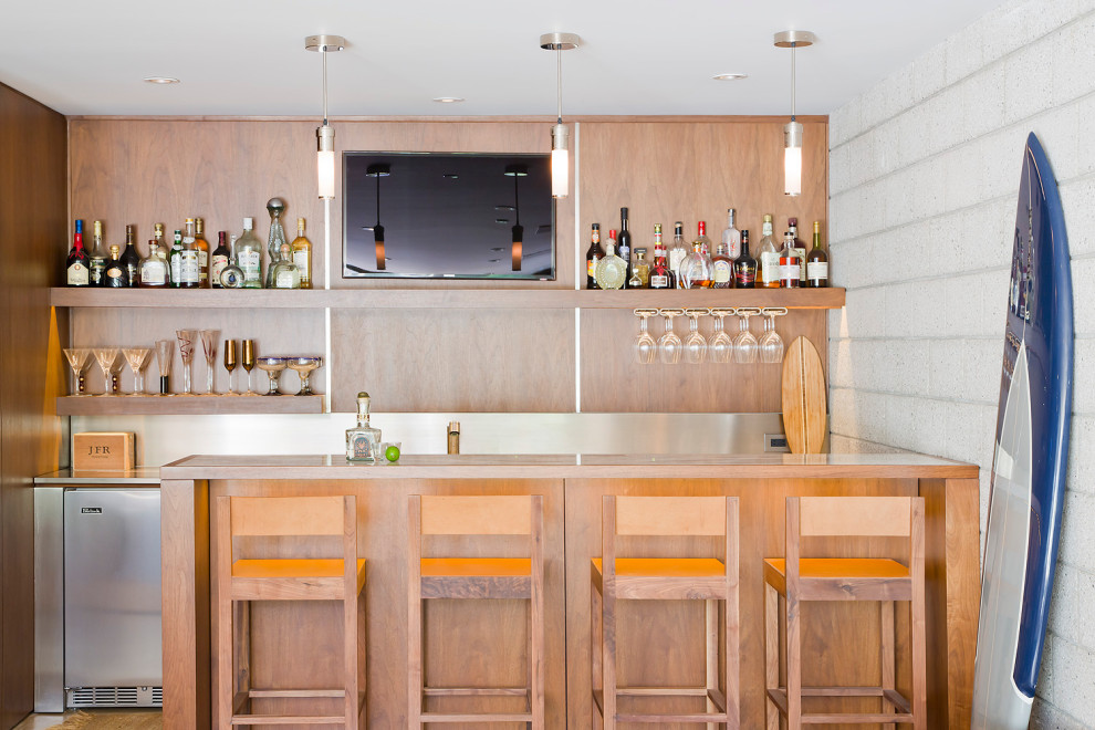 Inspiration for a beach style home bar in Los Angeles.