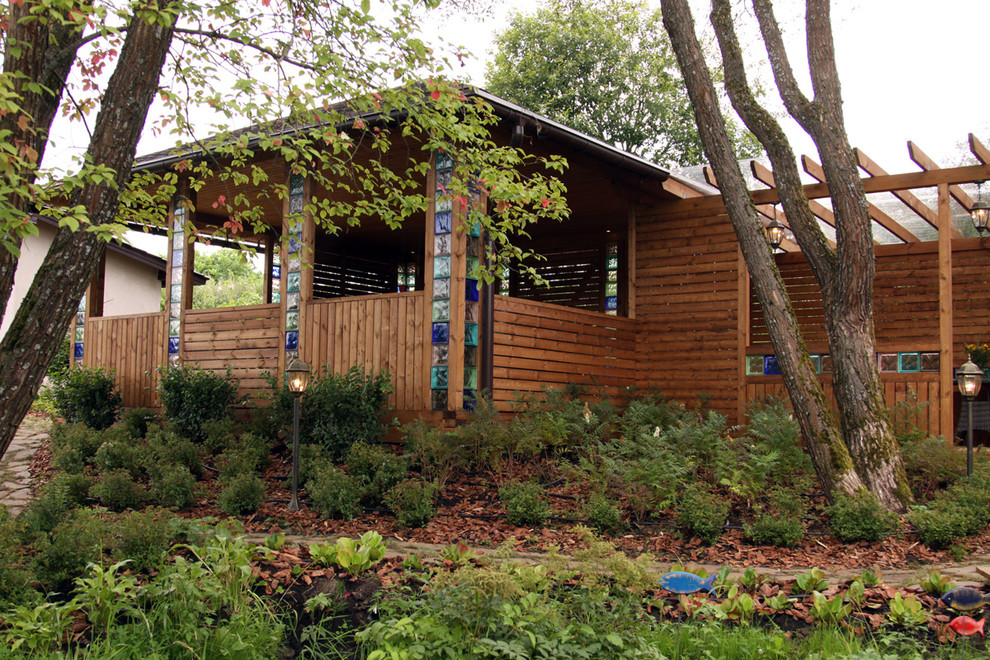 Сад у ручья