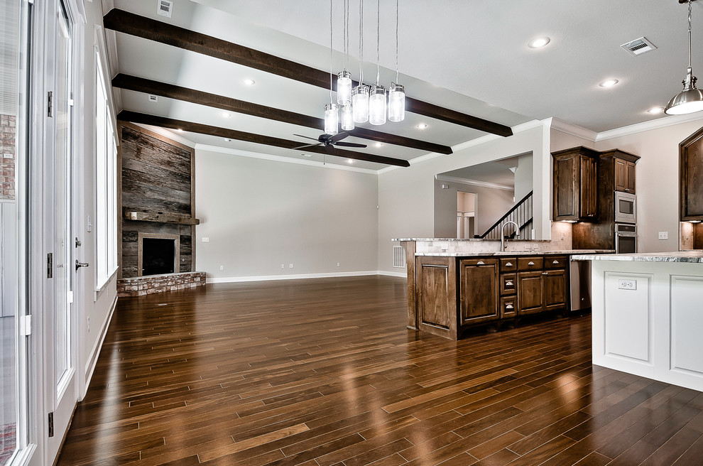 Home design - transitional home design idea