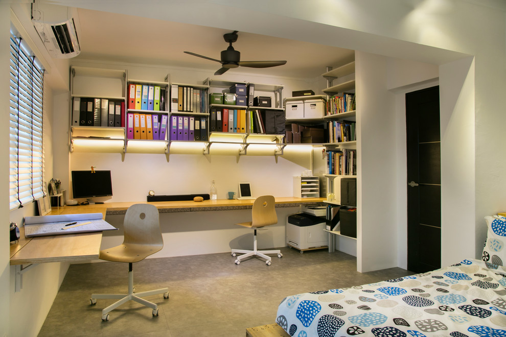 Design ideas for a contemporary home office in Singapore.