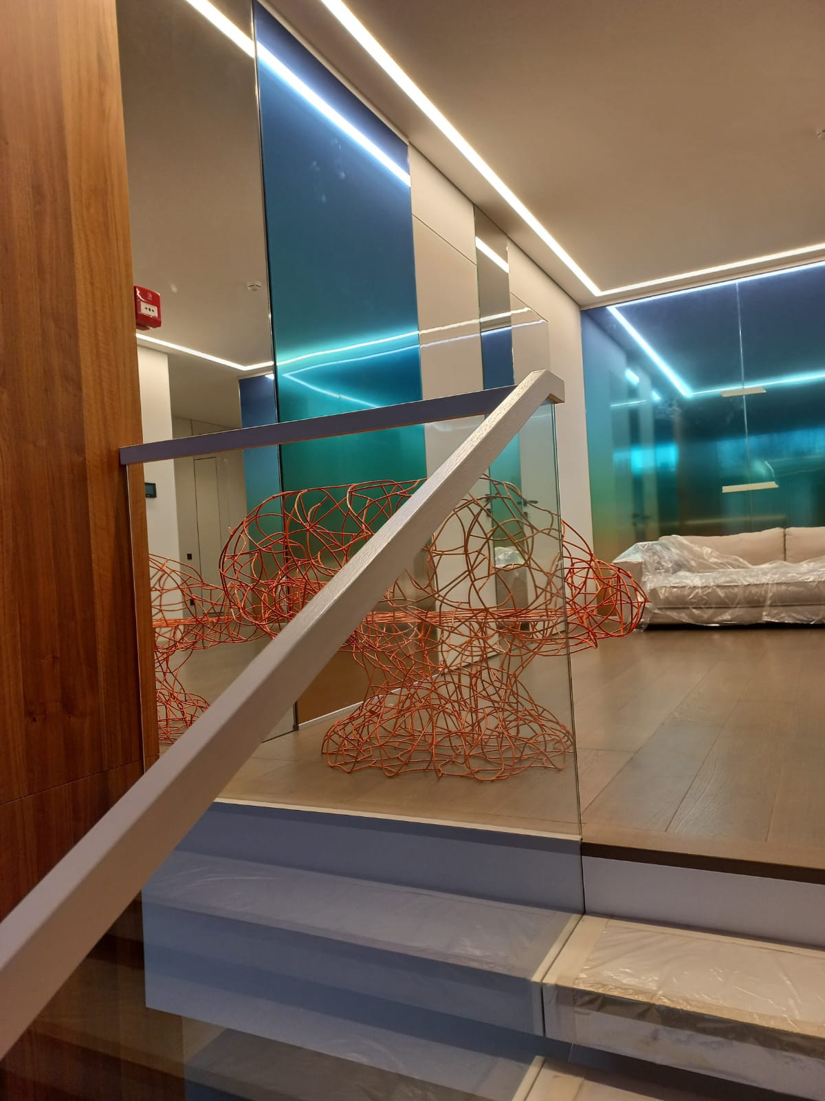 Цветное зеркальное панно