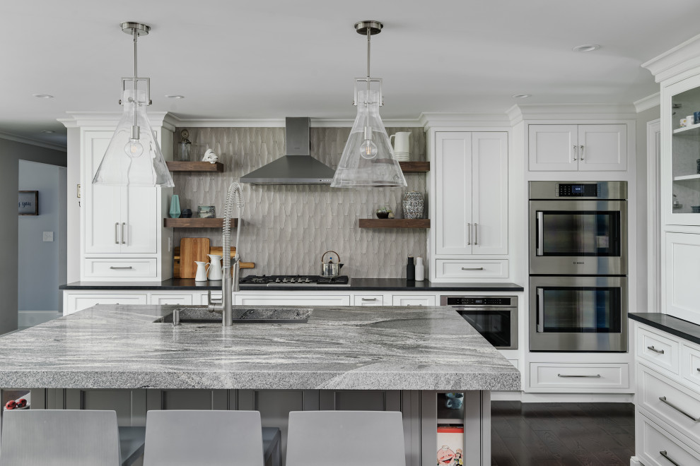 Kitchen - transitional kitchen idea