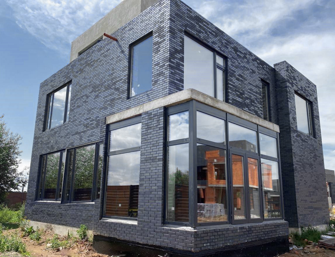 ЗАГОРОДНЫЙ ДОМ В HYGGE HOUSE.КОМПЛЕКСНОЕ ОСТЕКЛЕНИЕ