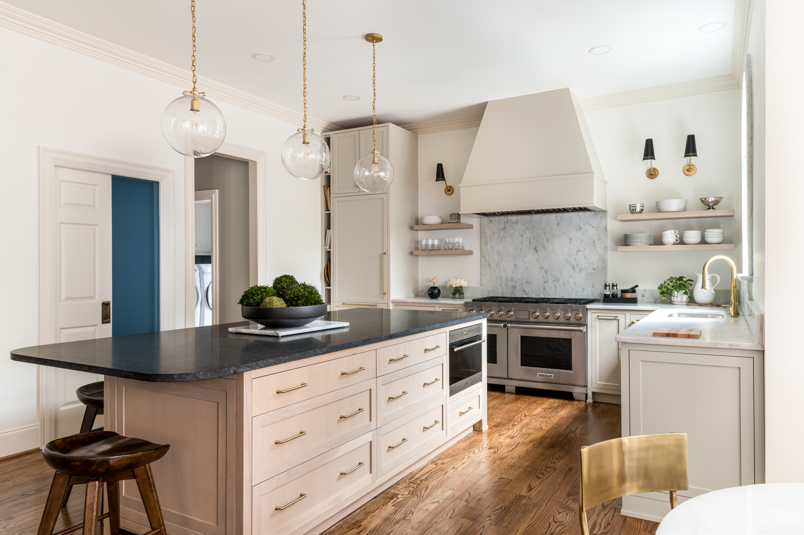 DULUTH -  Warm and Modern Kitchen