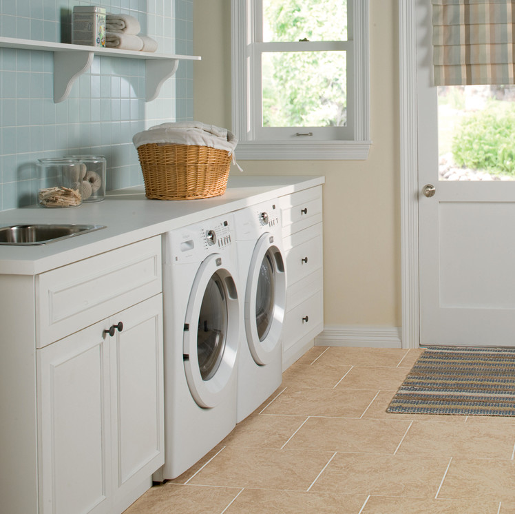 Inspiration for a traditional laundry room in Orange County.