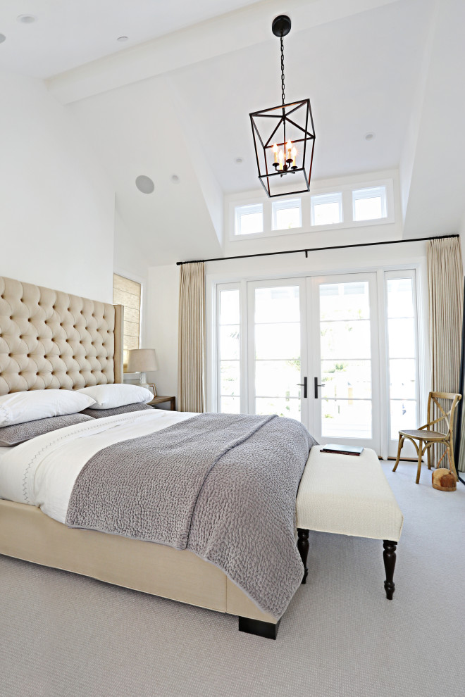 Inspiration for a transitional home design remodel in Orange County