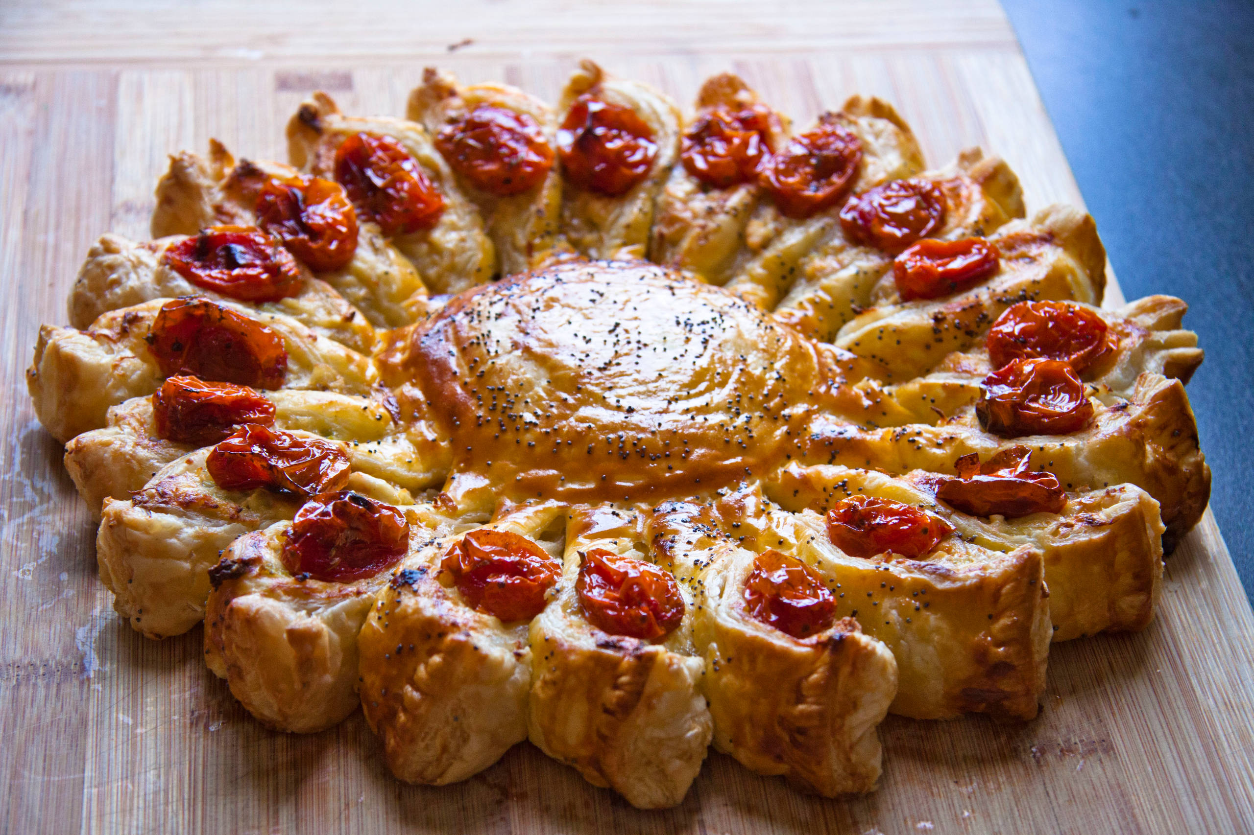 Тарталетки с колбасой и сыром – кулинарный рецепт