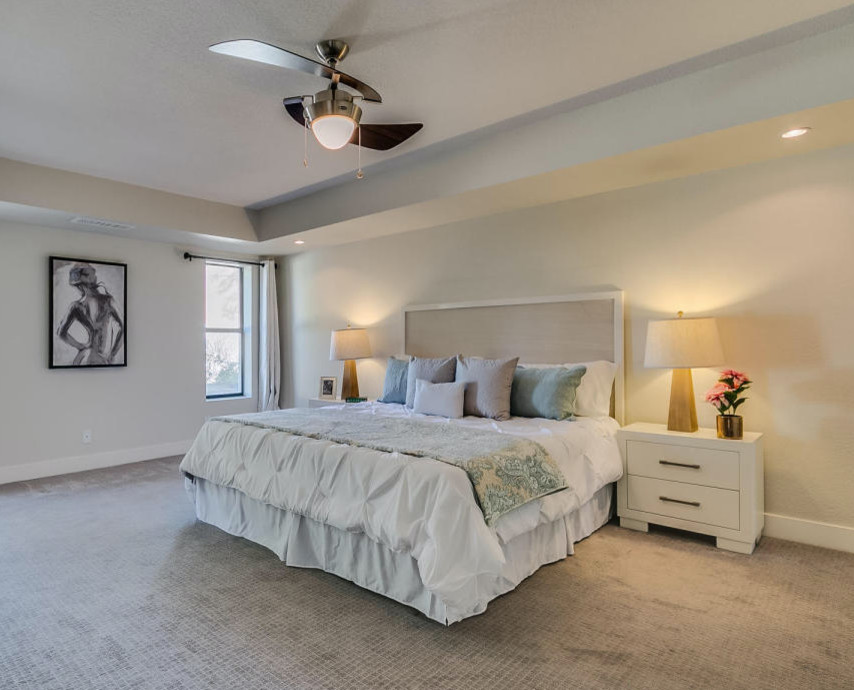 Transitional home design photo in Phoenix