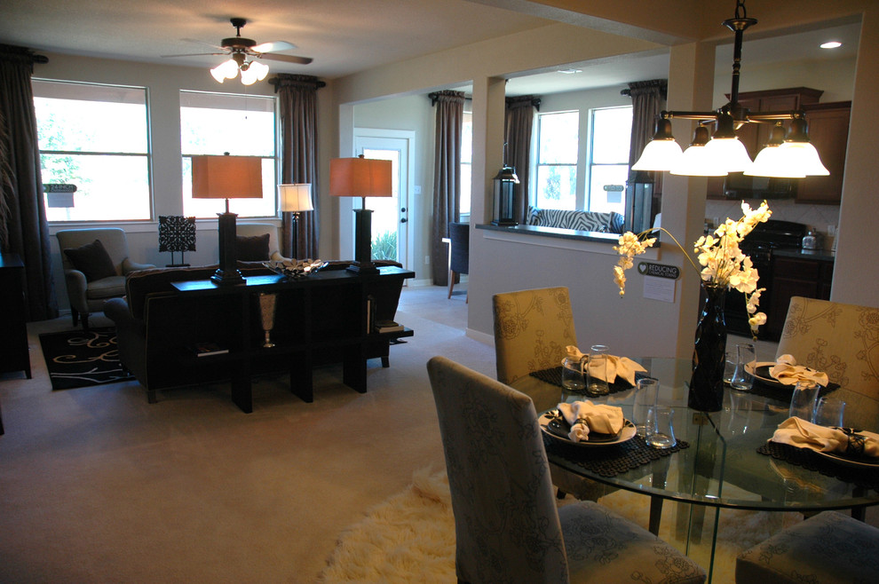 Home design - transitional home design idea in Austin