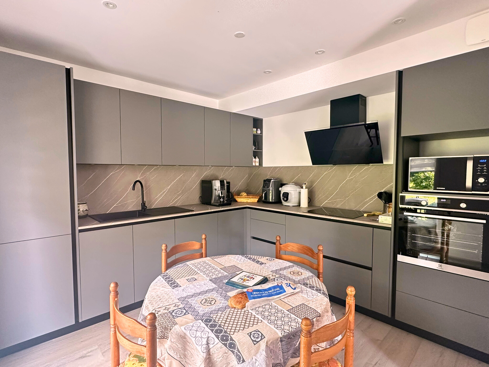 Design sobre et rangements optimisés