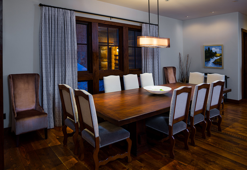 Dining room - transitional dining room idea