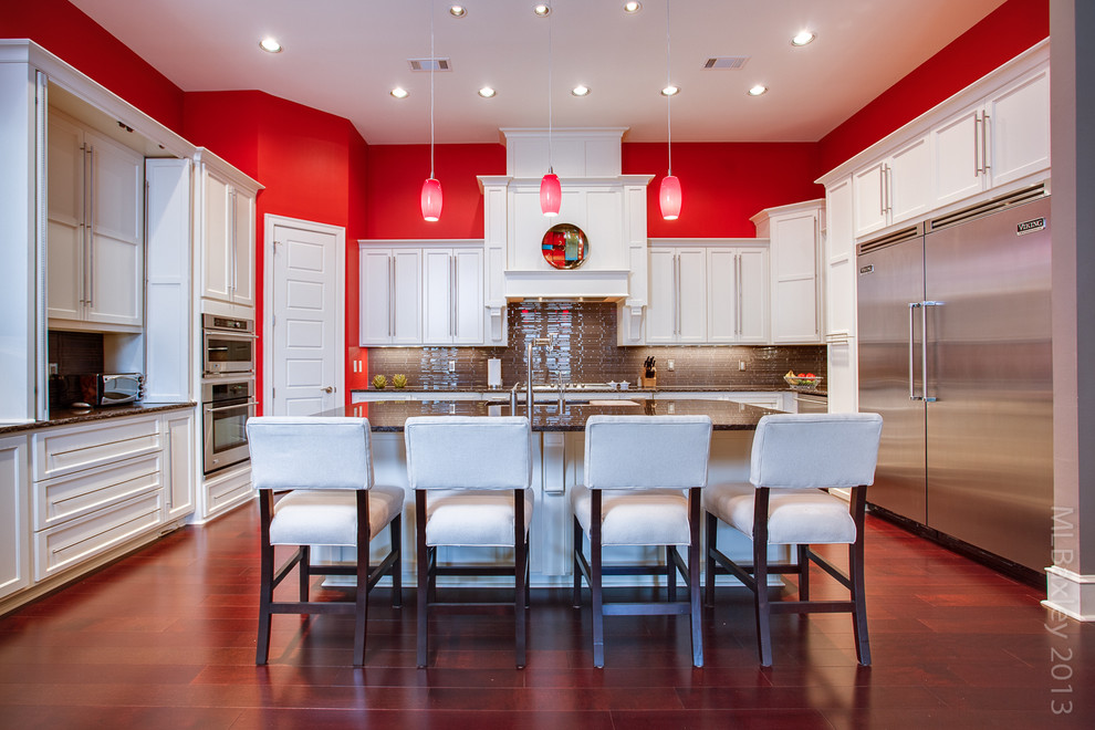 Photo of a contemporary kitchen in Little Rock.