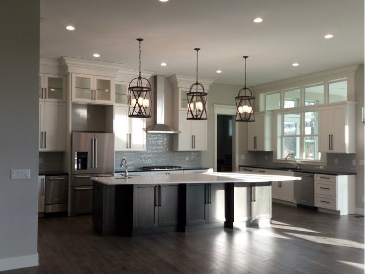 Inspiration for a transitional kitchen remodel in Cedar Rapids