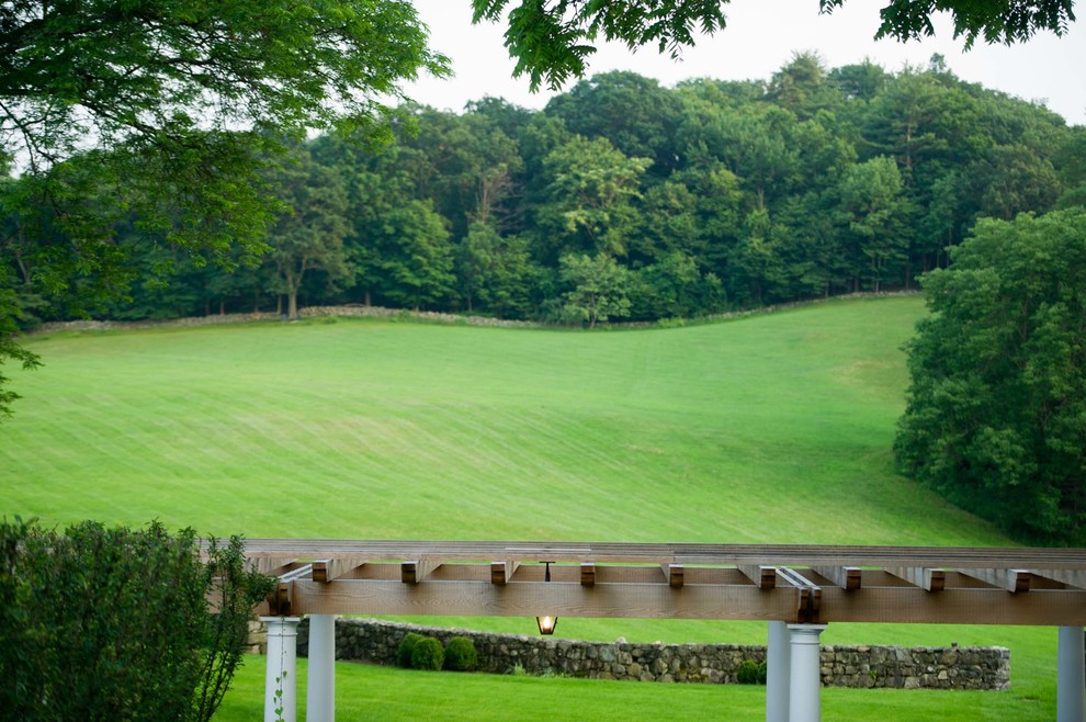 Design ideas for a transitional landscaping in New York.