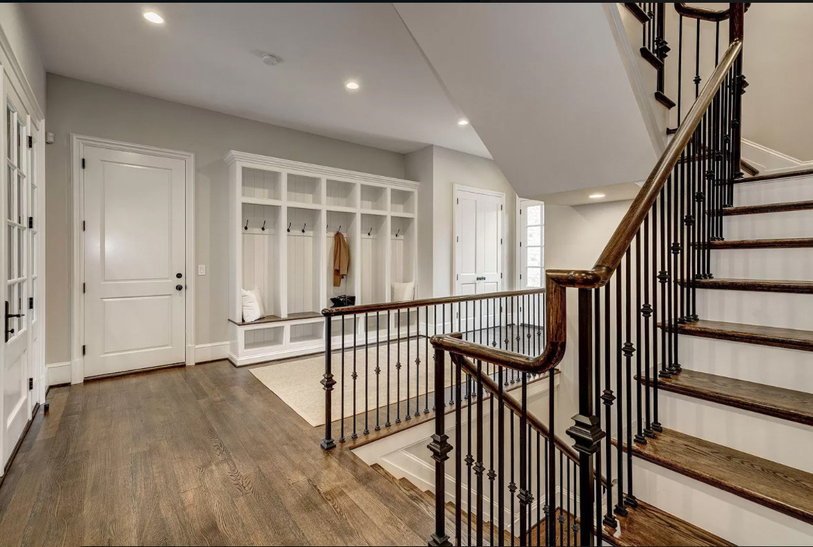 86_ Gorgeous Floating Curved Staircase, McLean VA 22066