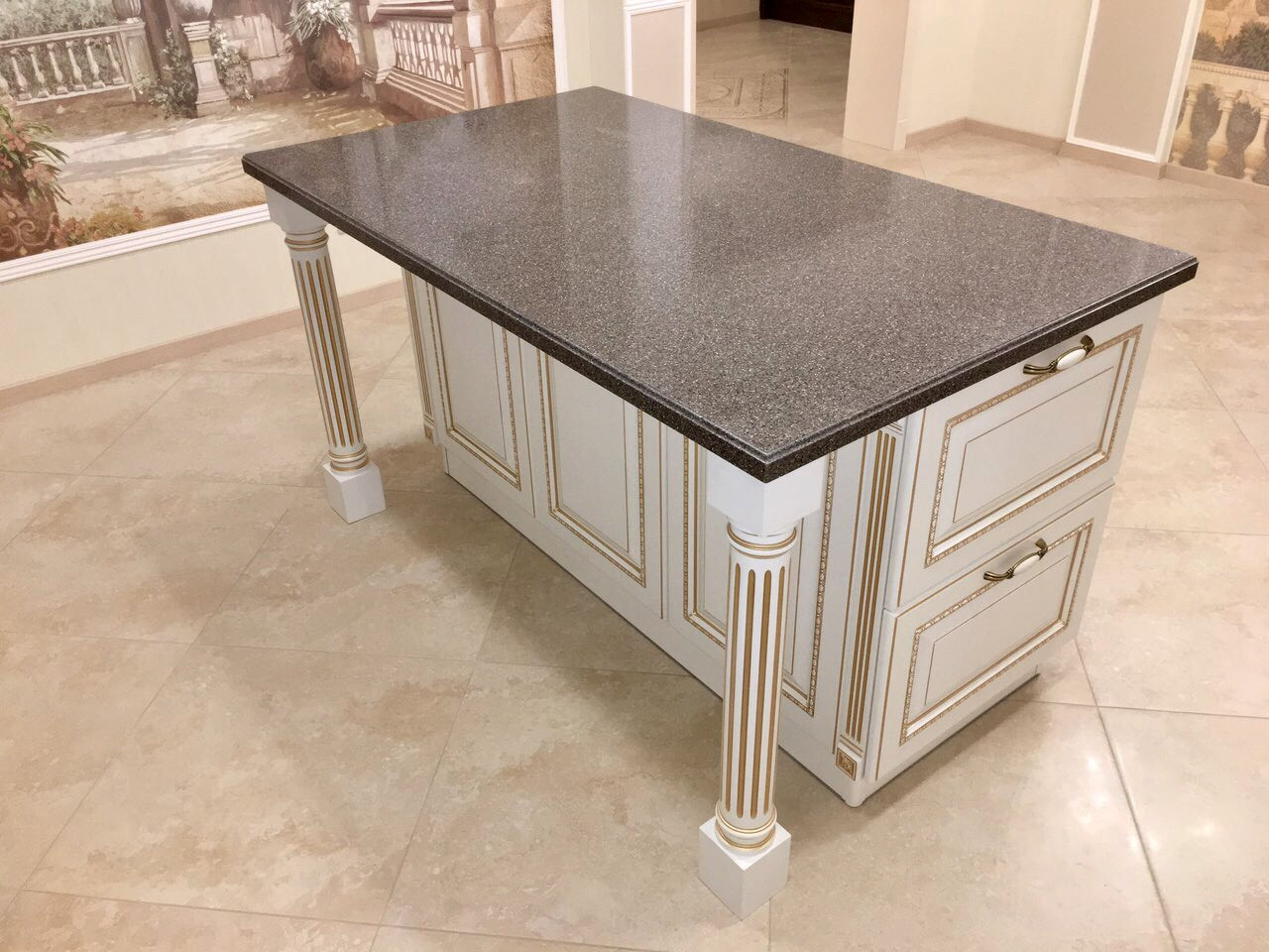 Кухня классика с островом