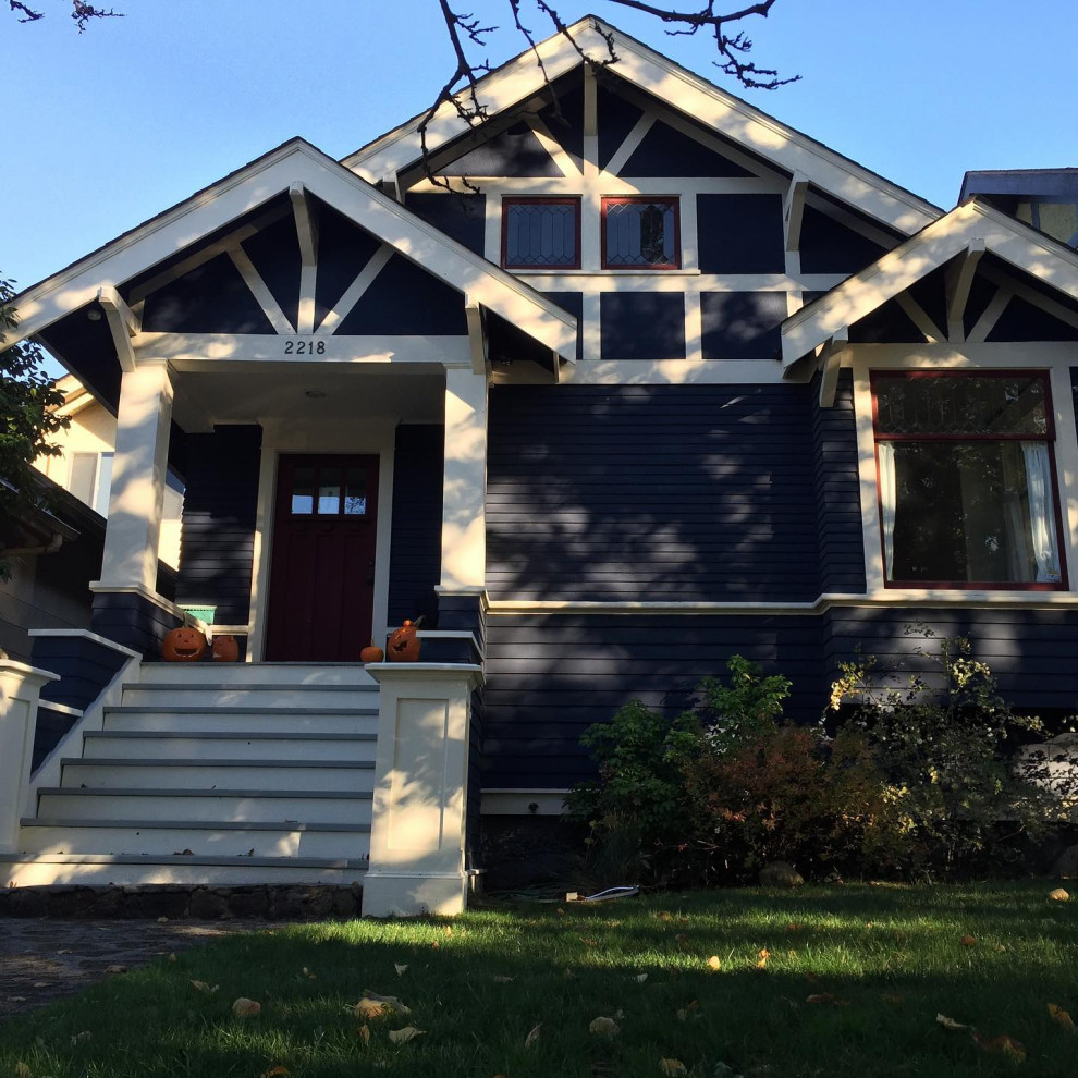 Inspiration for a contemporary home design remodel in Seattle