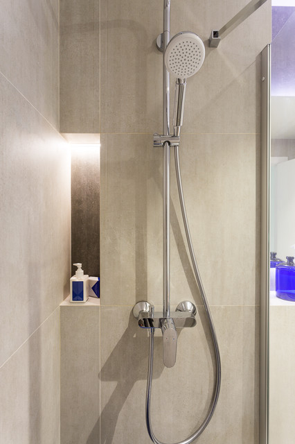 Reforma Integral de un piso de 60m2 coastal-bathroom