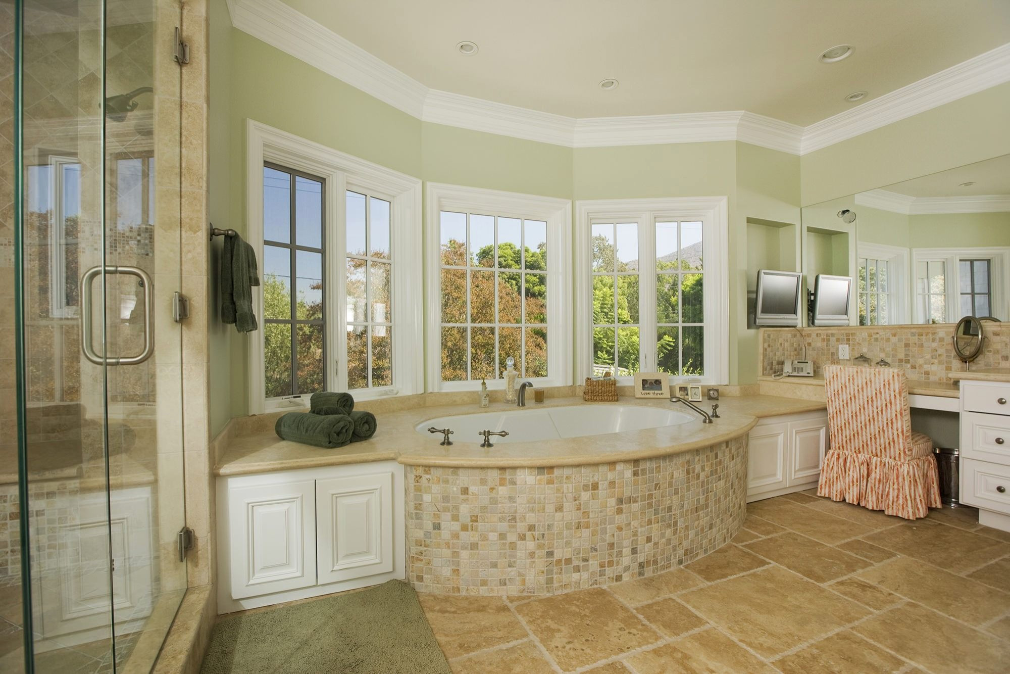 Custom Home in Toluca Lake