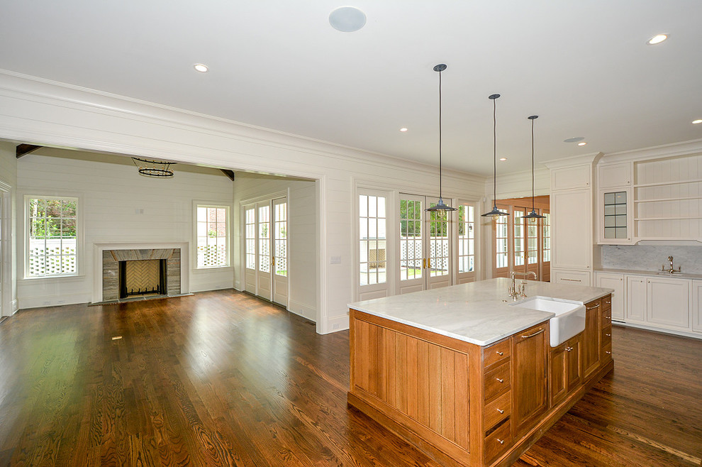 Kitchen - transitional kitchen idea in Atlanta