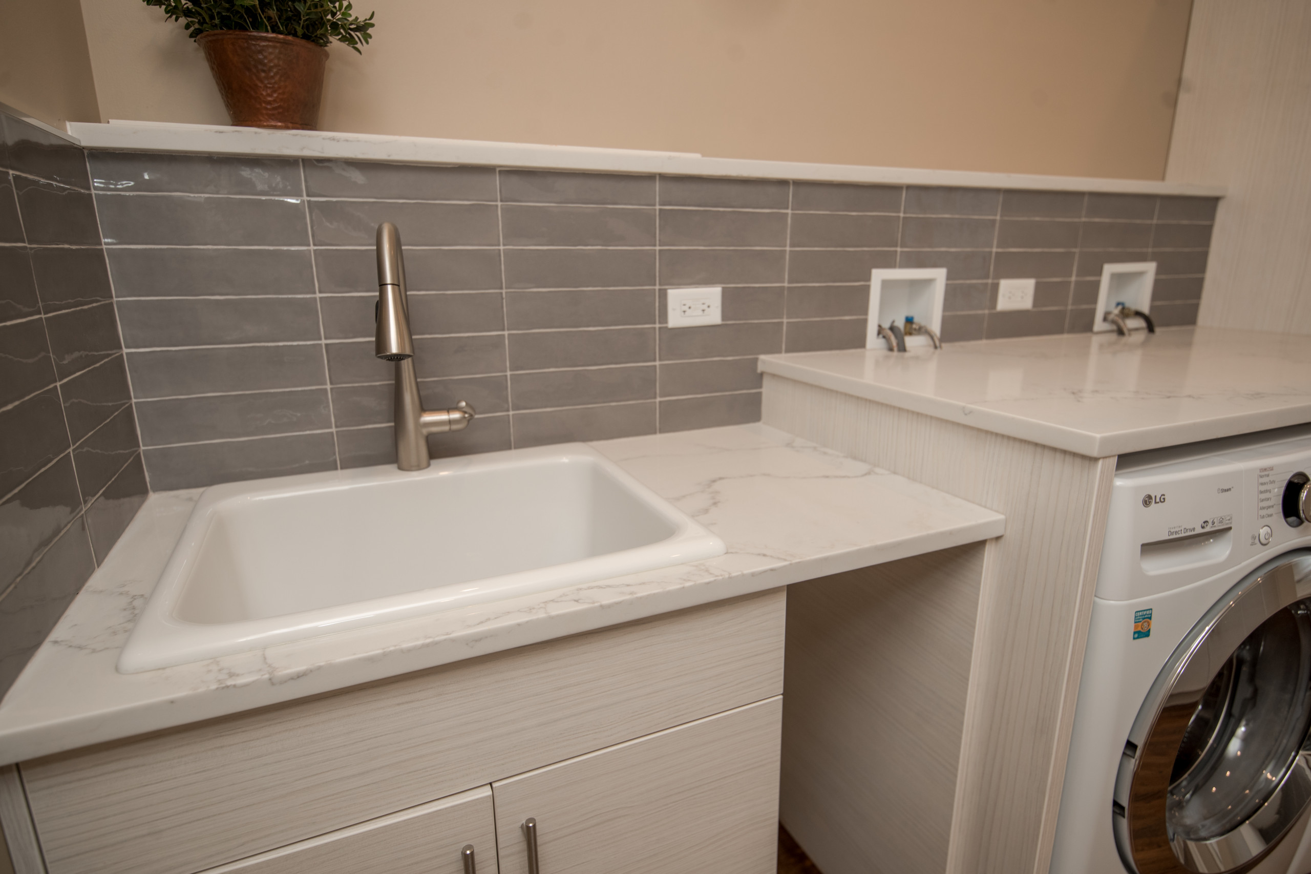 Laundry room & lighting
