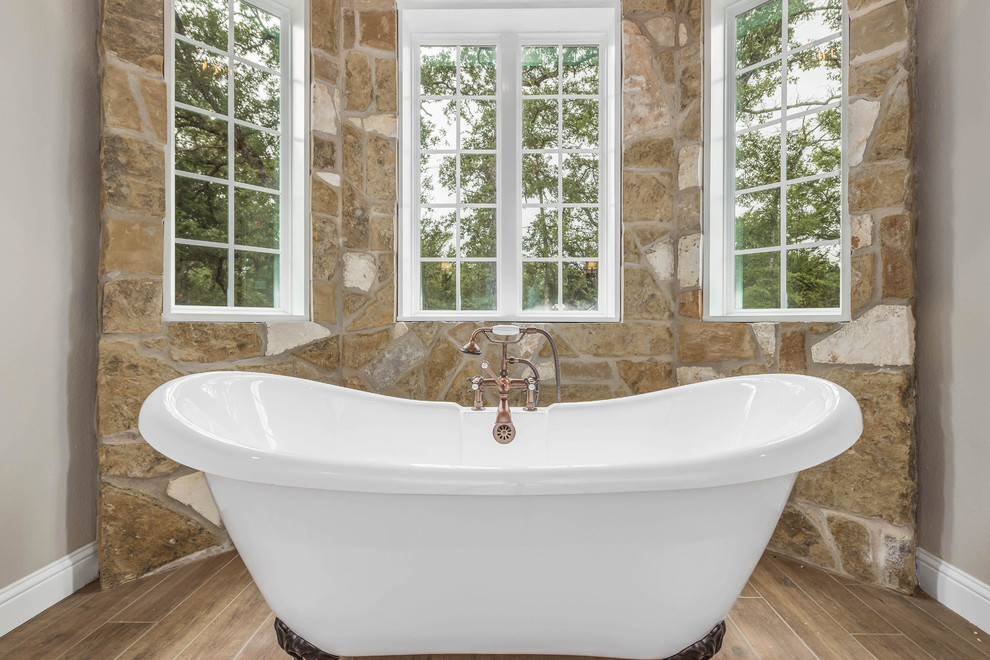 Indian Lakes Farmhouse