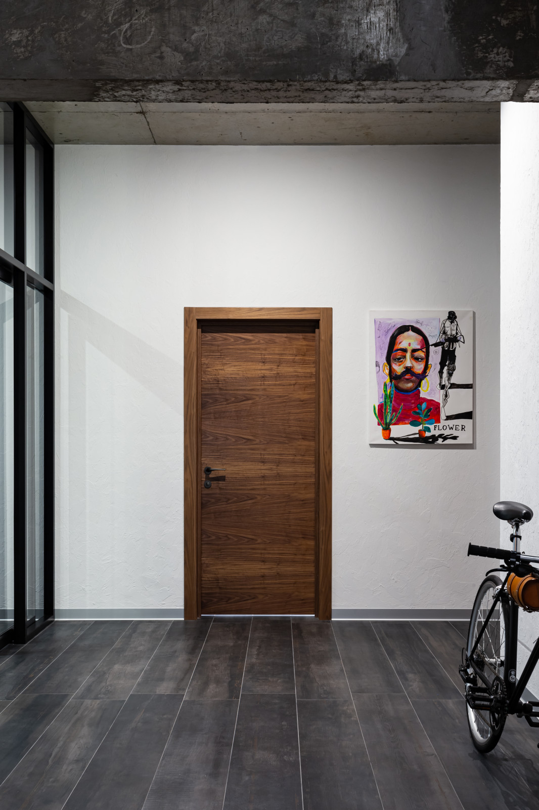 Квартира в черном