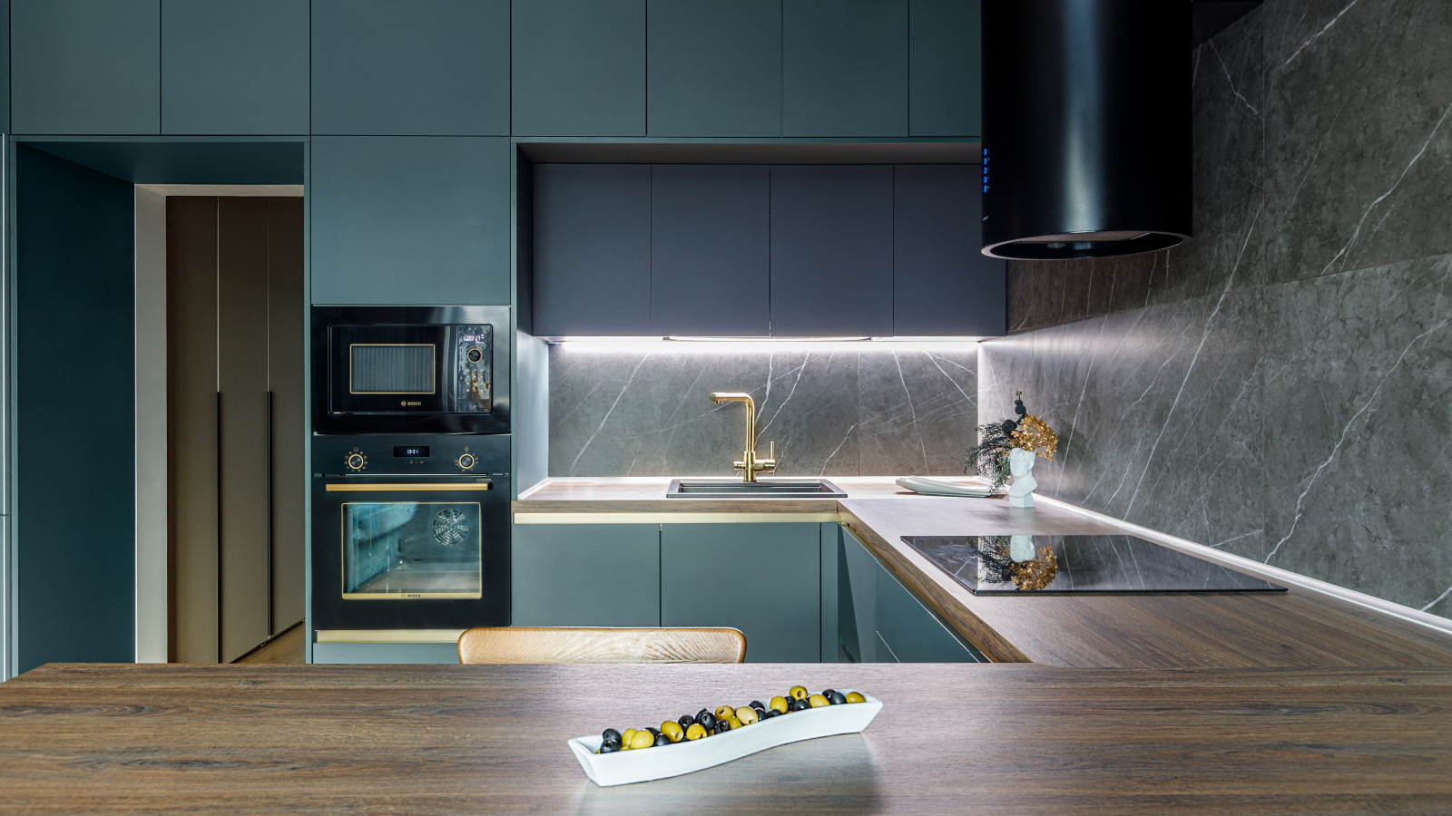 Кухня дома у декоратора.