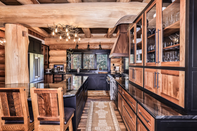 Rustic Log Elegance - Kitchen montagne-cuisine