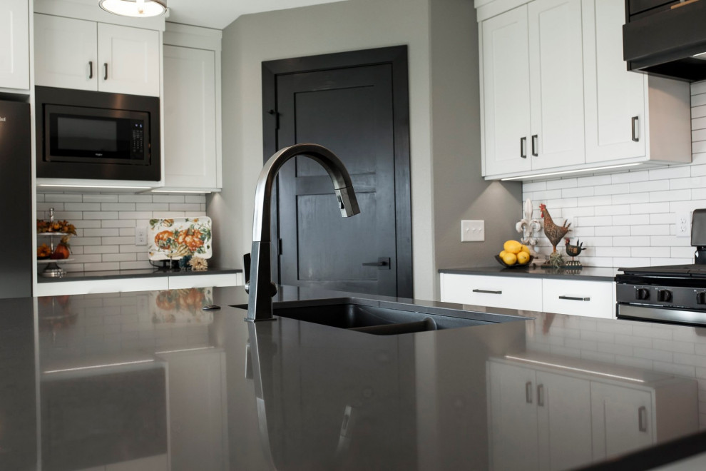 Kitchen - eclectic kitchen idea