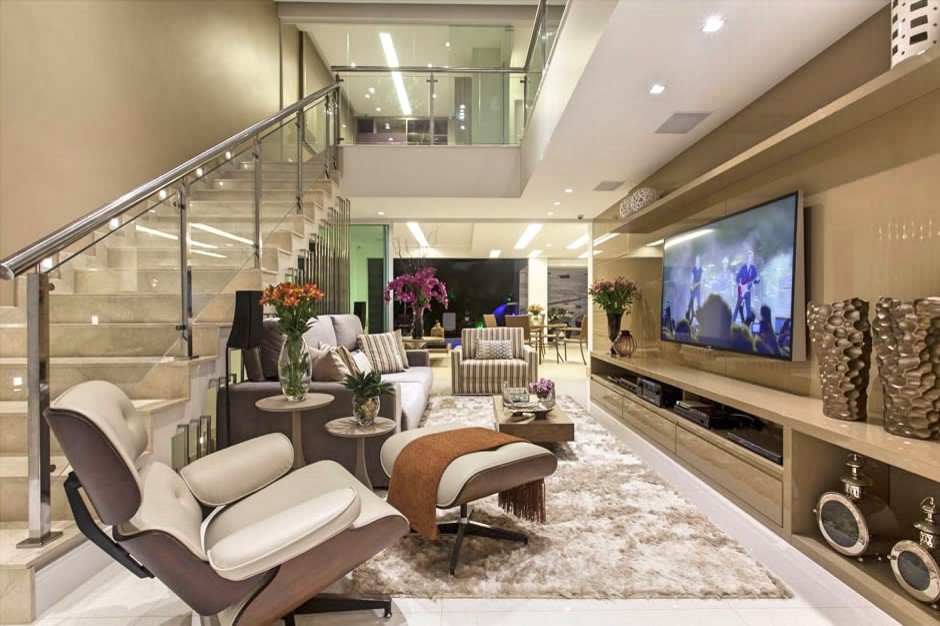 Contemporary home theatre in Other.