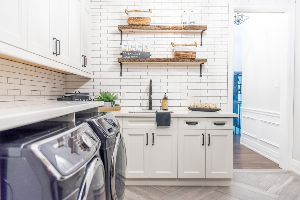 Inspiration for a transitional home design remodel in Toronto