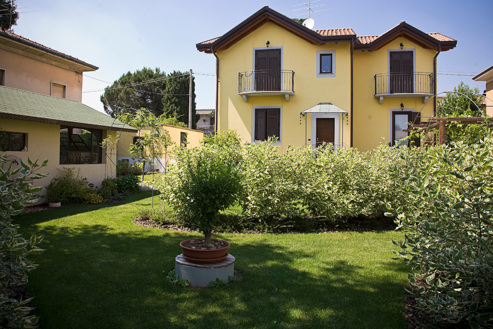 This is an example of a country garden in Milan.