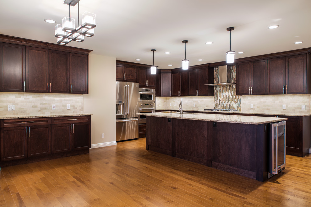 Kitchen - kitchen idea in Calgary