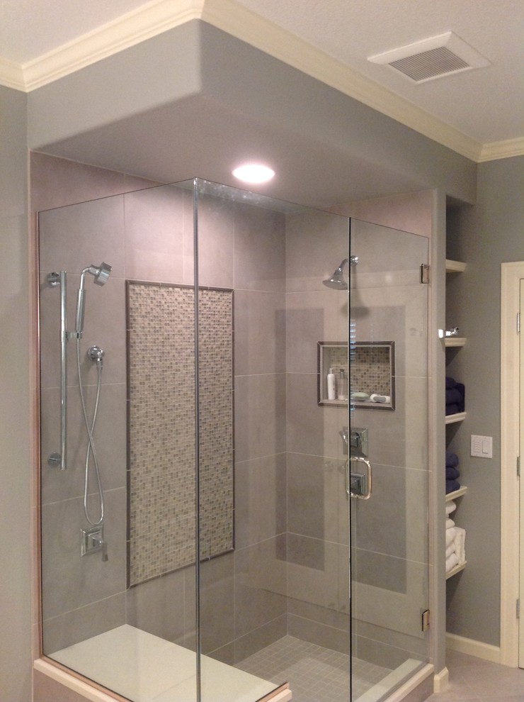 This is an example of a transitional bathroom in Portland.