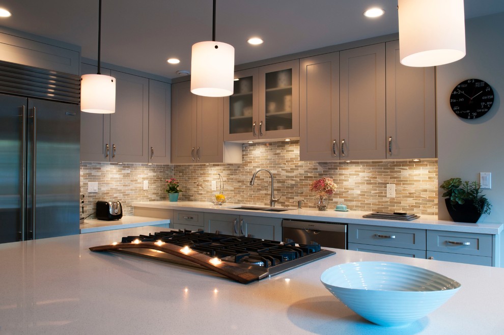 Example of a transitional kitchen design in Phoenix