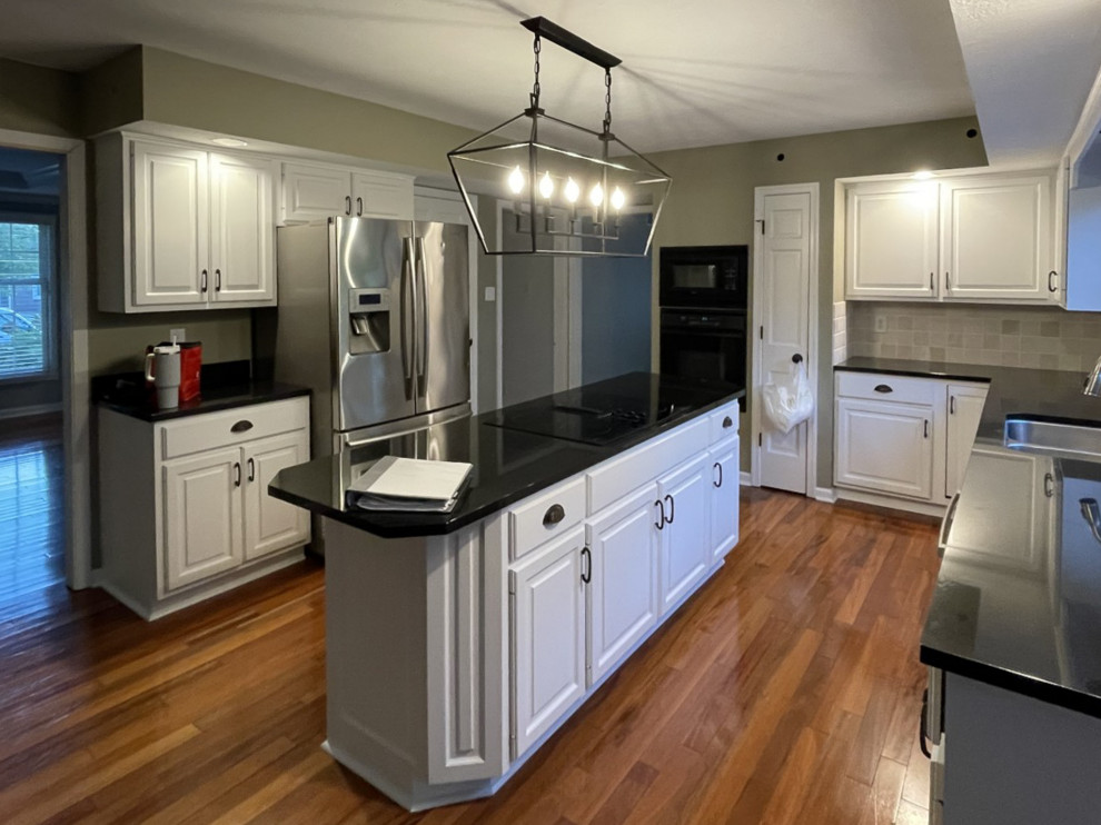 Inspiration for a transitional kitchen remodel in Indianapolis