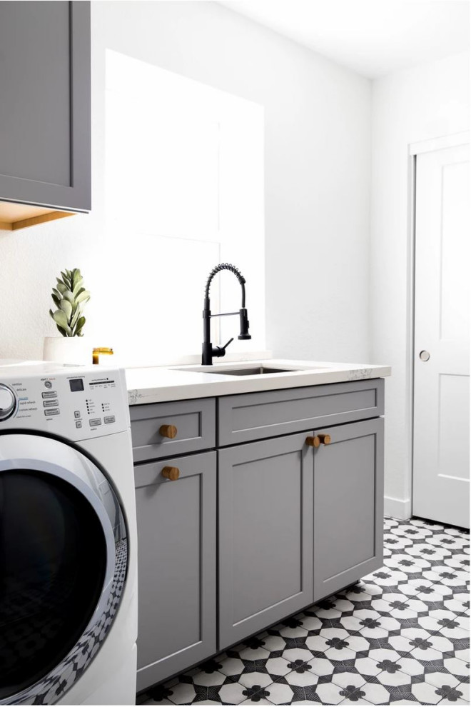 Inspiration for a transitional laundry room in Phoenix.