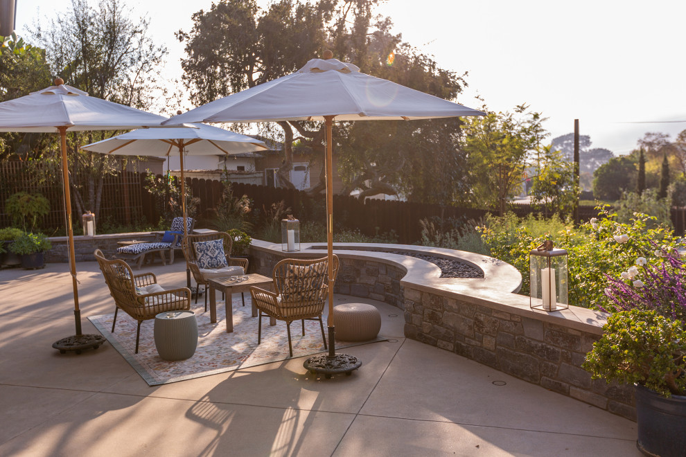 Inspiration for a rustic landscaping in San Diego.