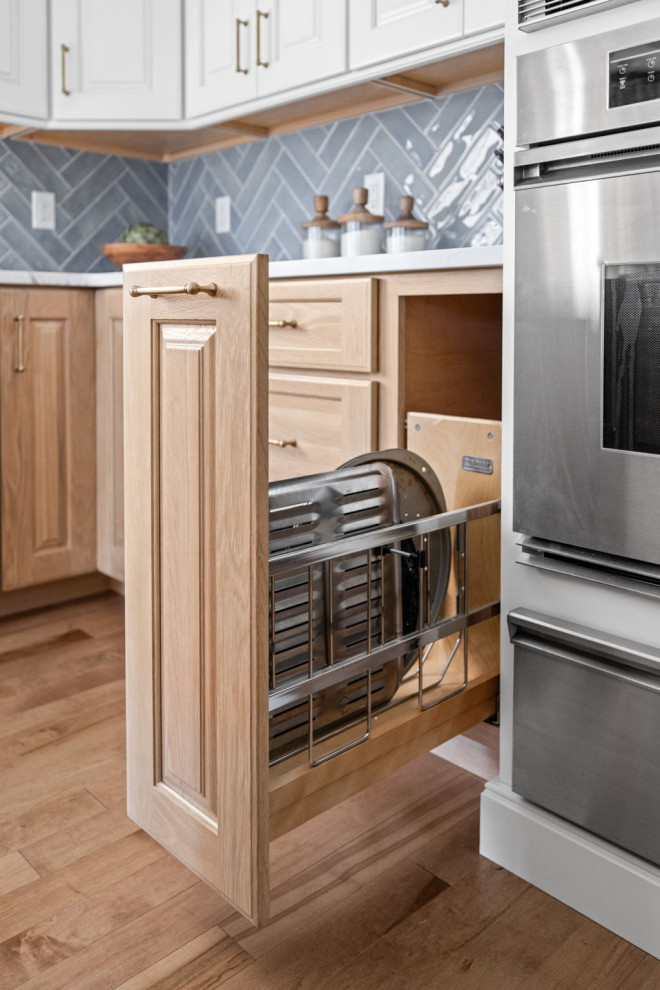 Example of a transitional kitchen design in Indianapolis