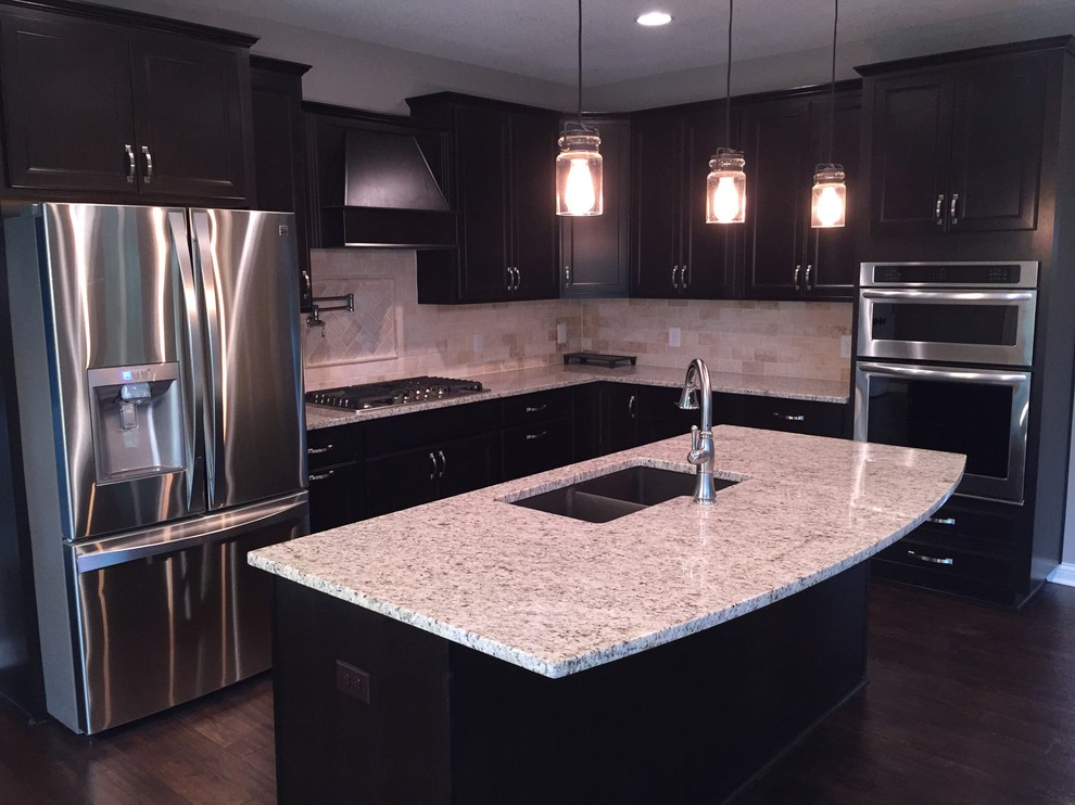Kitchen - kitchen idea in Columbus